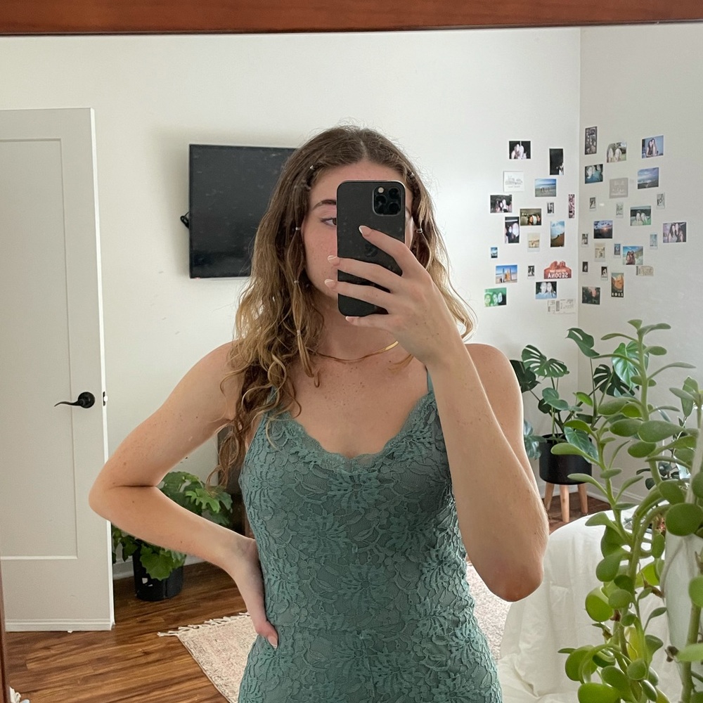 Lace romper - Picture 2 of 5